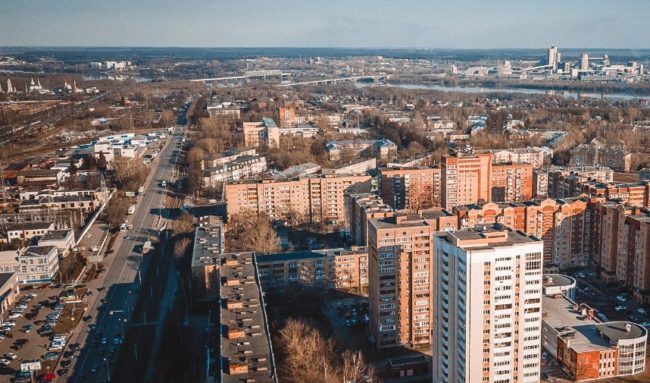 В городе несложно найти работу