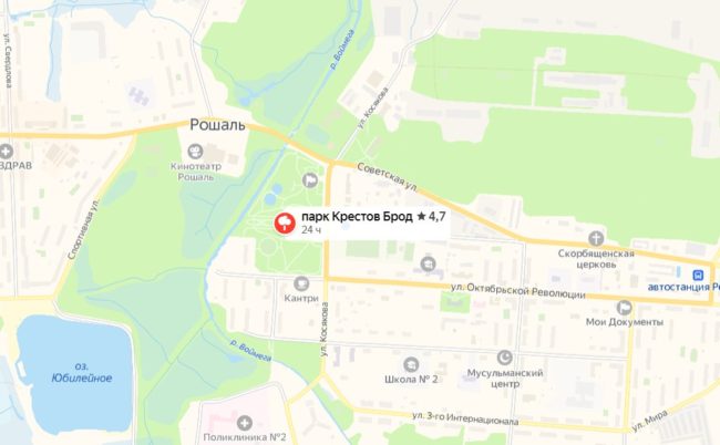 Внимание гостей города привлекают лабиринты из камней