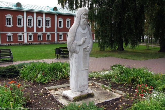 Скульптура Святителя Николая Чудотворца
