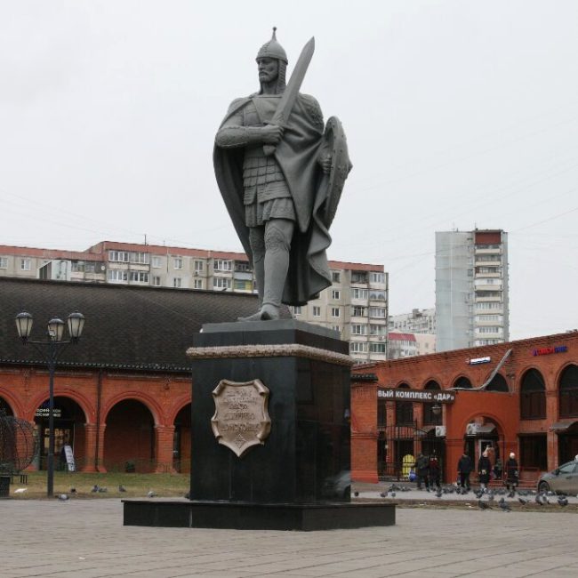 Памятник Великому князю Дмитрию Донскому