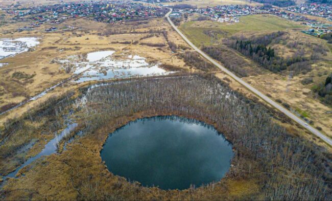 бездонное озеро